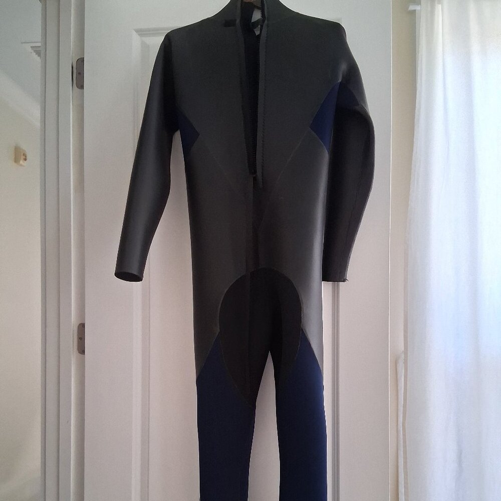 FULL BODY NEOPRENE WET SUIT